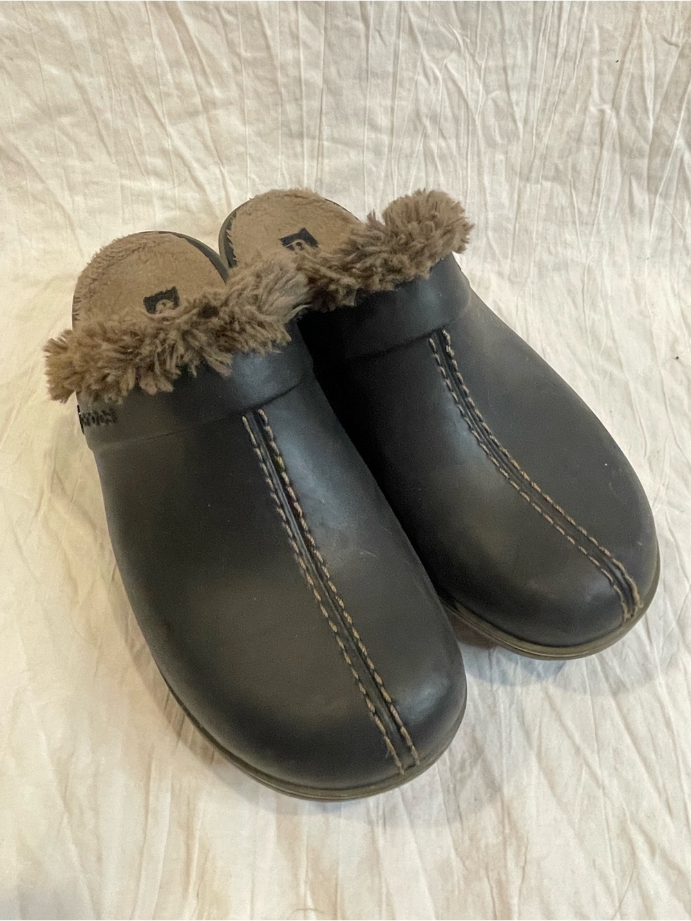 Crocs Cobbler Fuzz Lined Clogs Womens 8 Brown Wedge Mule Faux Fur